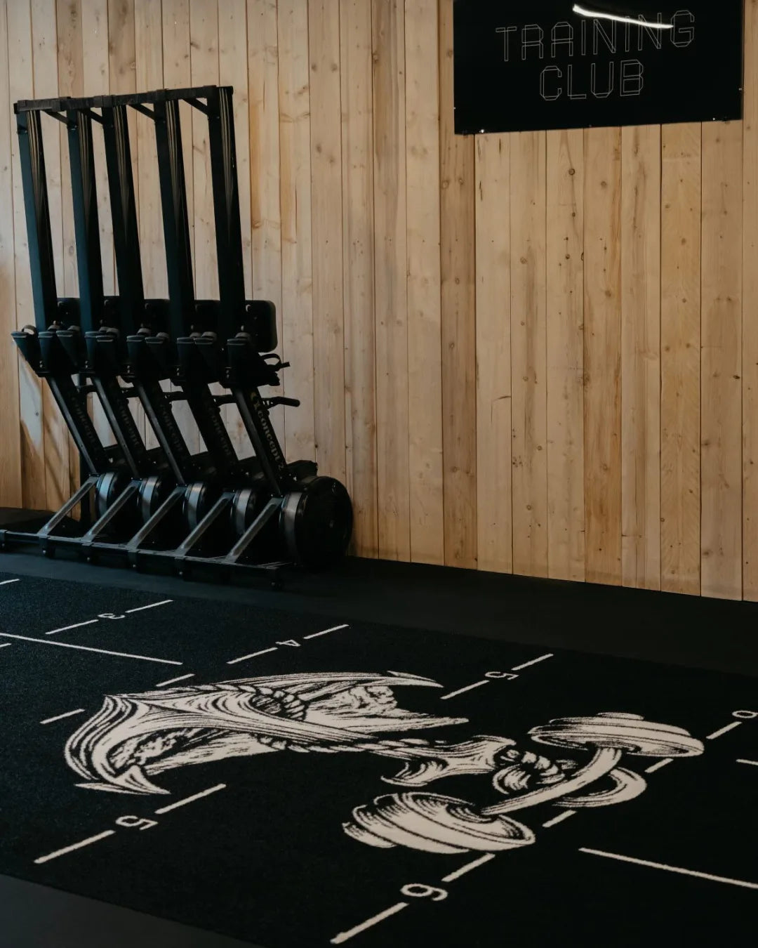 valhalla track markings and custom logo la ciotat